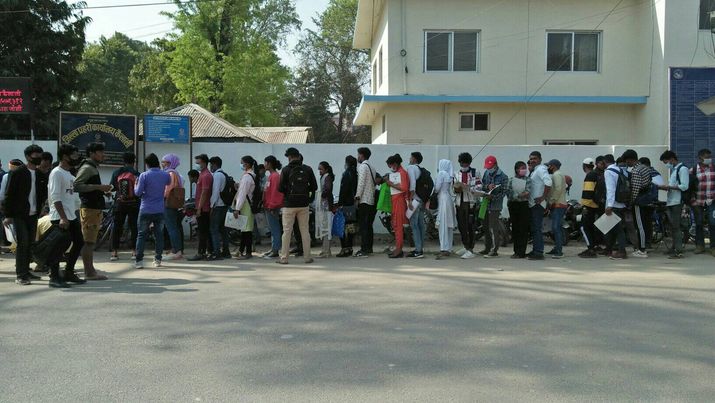 १ लाख म्यादी प्रहरी माग्दा ३ लाखले दिए आवेदन