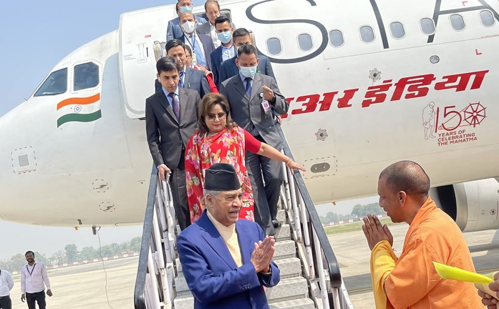 प्रधानमन्त्री देउवालाई उत्तर प्रदेशका मुख्यमन्त्री योगी आदित्यनाथले स्वागत गरे