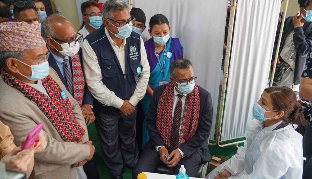 खोपकेन्द्रको अवलोकन डब्ल्यूएचओका महानिर्देशक गेब्रेयसस