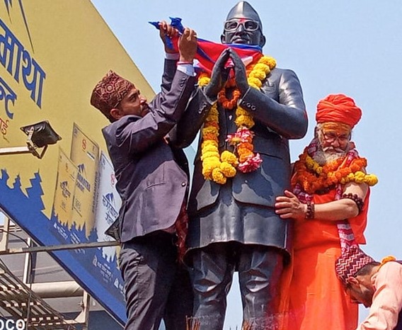 कैलालीको अत्तरिया चोकमा स्वर्गीय राजा  महेन्द्रको सालिक अनावरण,
