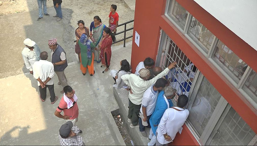 उदयपुरमा ८२ पदका लागि  ३८०  उम्मेदवार,