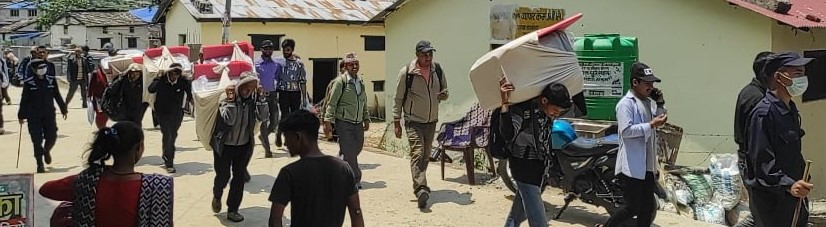 बाजुरामा  मतदान केन्द्रमा खटाइए कर्मचारीलाइ,
