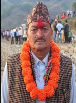 बाजुरा त्रिवेणी नगरपालिका नव निर्वाचित नगर प्रमुख थापा मतदातालाइ धन्यवाद दिन घरघर पुगे ,