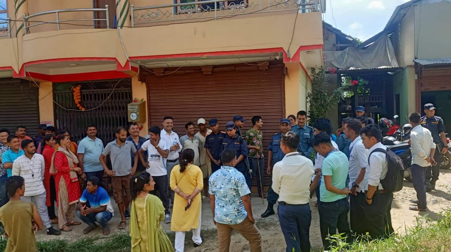 स्थानीय तहको चुनावबाट नयाँ जनप्रतिनिधि आएपछि दर्जनौं स्थानीय तहमा कर्मचारीबारे विवाद चर्किए