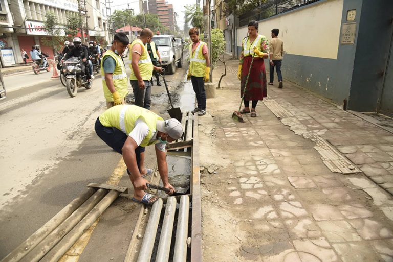 काठमाडौं महानगरले सहरी सरसफाइका लागि थप १ सय ५० जना जनशक्ति परिचालन,