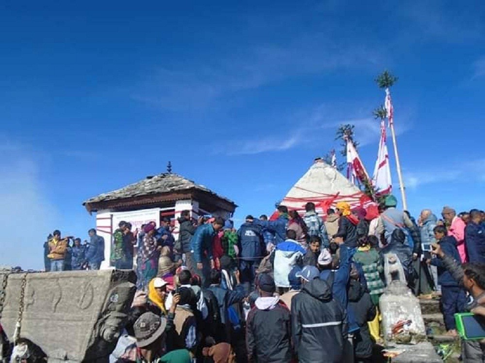 धार्मिक तथा पर्यटकीय  स्थल बाजुराको बडिमालिकामा तिर्थयात्रा सुरु ,