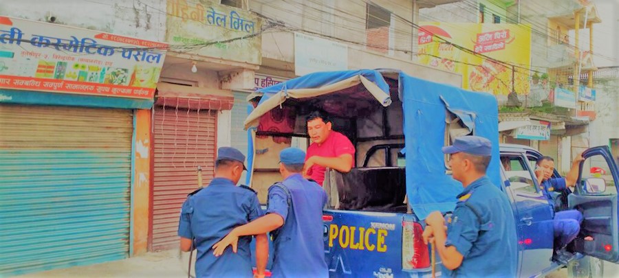अवरोध गर्न खोजेको भन्दै तुलसीपुरबाट ४ र घोराहीबाट ४ जना बन्दकर्तालाई प्रहरीले पक्राउ