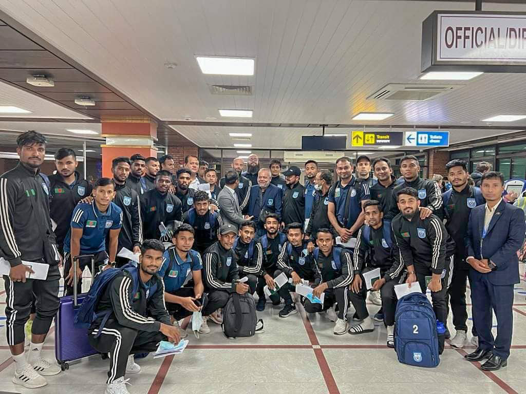 बंगलादेशको राष्ट्रिय फुटबल टिम नेपाल आइपुगे