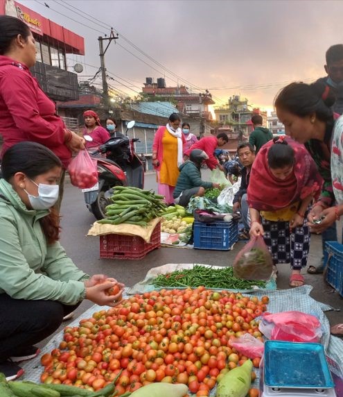 फुटपाथमा पनि व्यापार व्यवसाय गर्ने नपाउदा व्यापारमा बिचल्ली ,