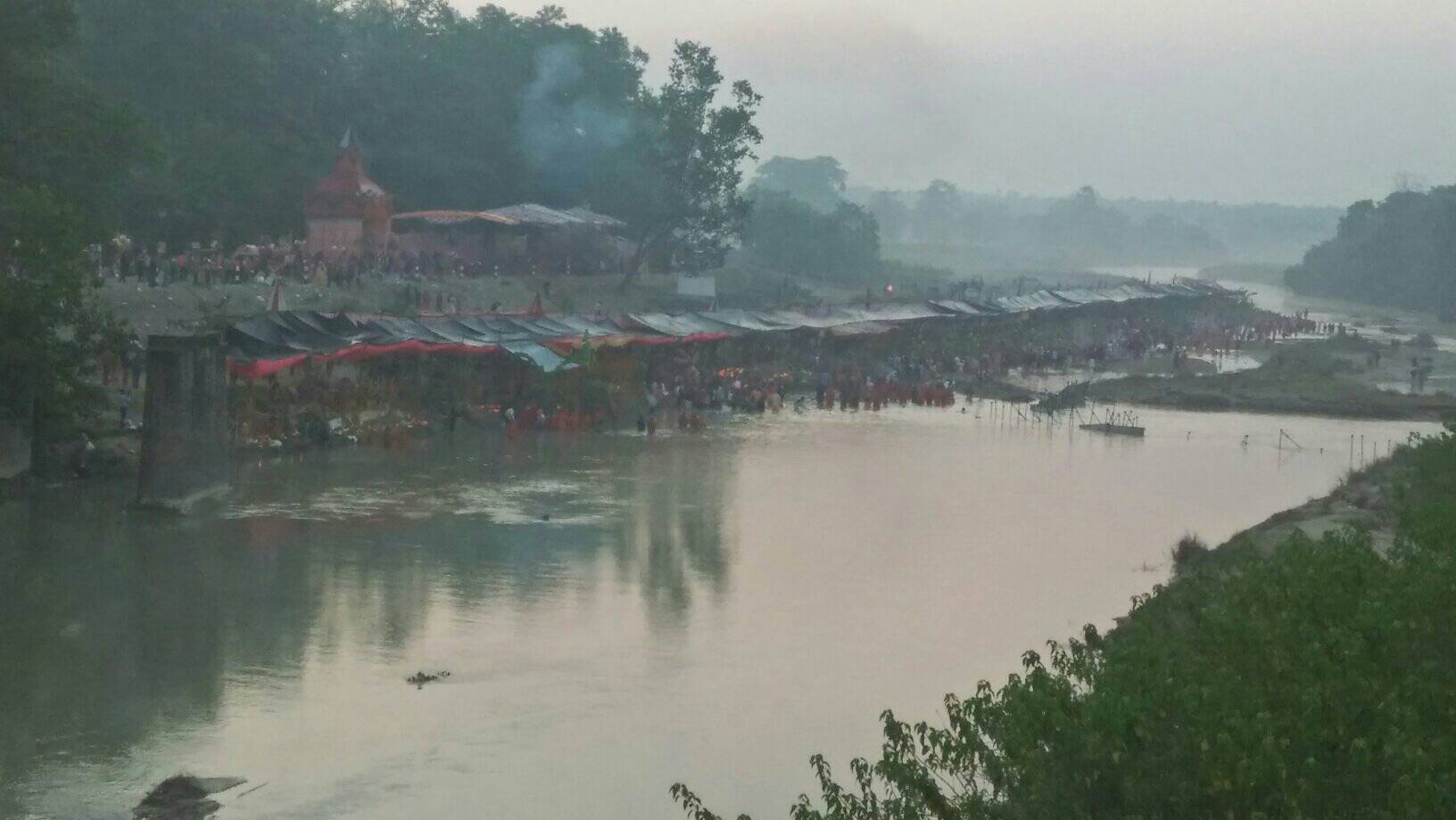 धनगढीमा पनि  बिहानको उदाउँदो सूर्यलाई जल अर्घ दिएर छठ पर्व सम्पन्न गरिने   ,