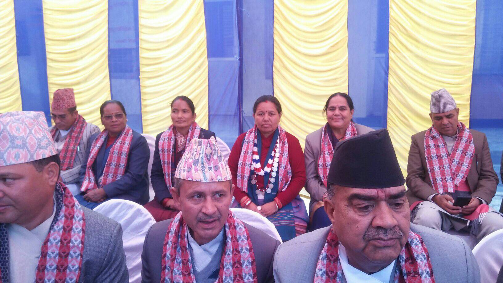   सुदूरपश्चिम प्रदेशसभा सदस्यको शपथ ग्रहण कार्य सम्पन्न