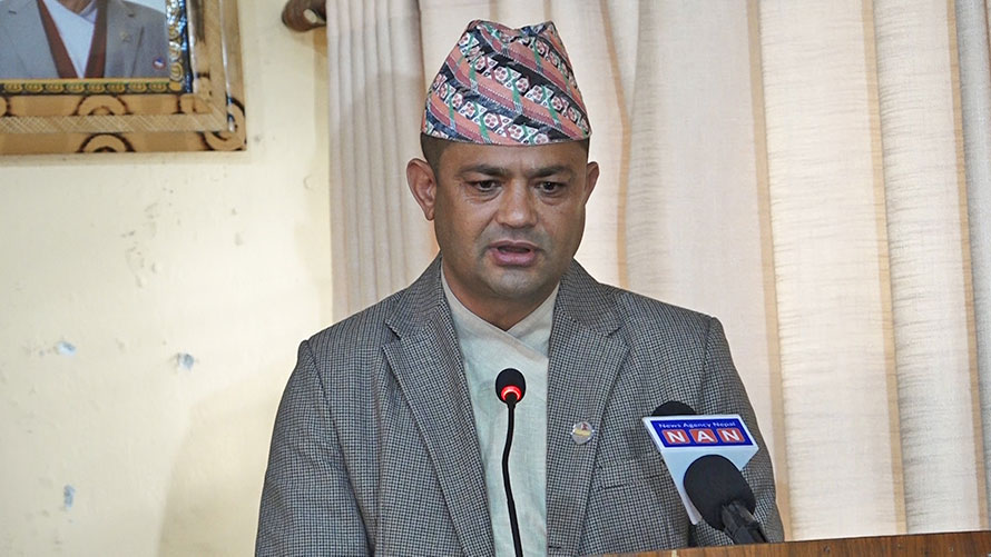 स्वास्थ्य क्षेत्रमा परिवर्तन ल्याउने संकल्प गरौं  स्वास्थ्यमन्त्री गिरी