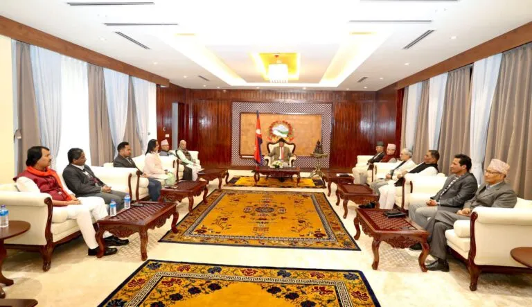 प्रधानमन्त्री निवास बालुवाटारमा सत्ता गठबन्धनको बैठक सुरु