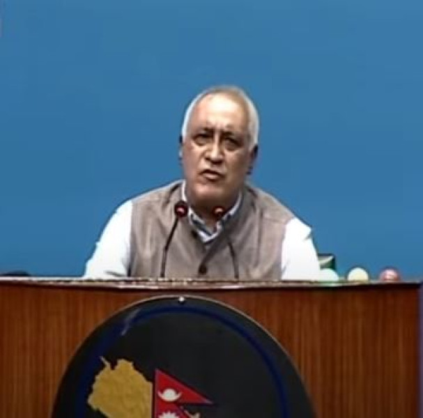 ग्यास बाल्न समेत सिकाएन हाम्रो पाठ्यक्रमले, चन्द्र भण्डारी,