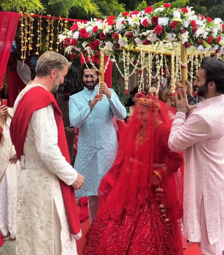आमा रविनाको विवाह गराइदिए ,आयुष्मान र आशिरमानले