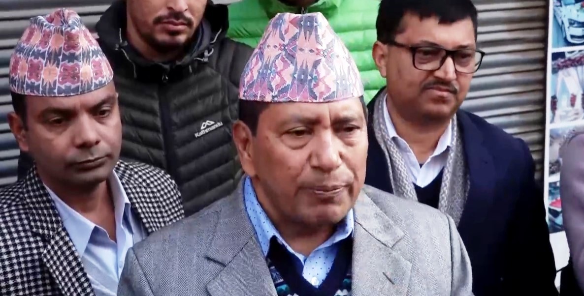 गृहमन्त्री नारायणकाजी श्रेष्ठ विमानस्थलस्थित भन्सार कार्यालय पुगे,सुन काण्डबारे बुझ्न