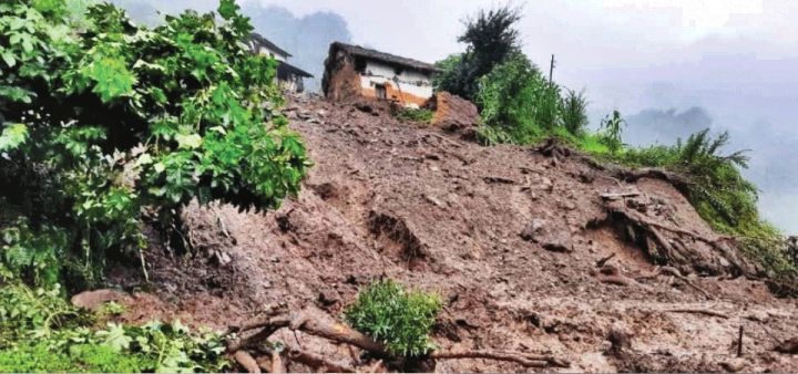 लगातारको वर्षाले बाजुरा जिल्लामा बाढी र पहिरोले केही बस्ती जोखिममा