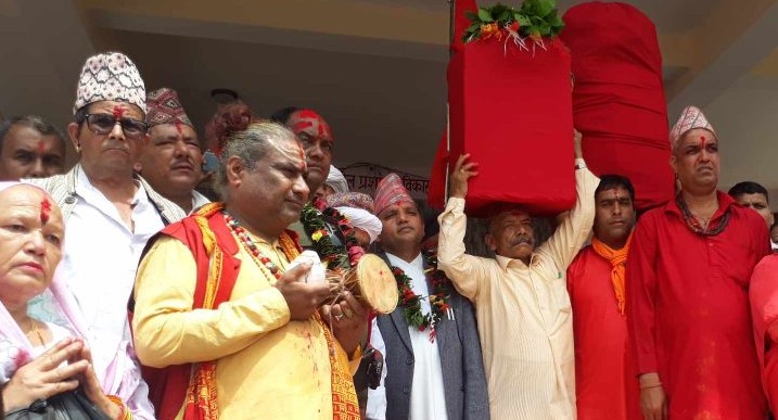 सरकारी डोल डोटी जिल्लाको सदरमुकाम  बाट बाजुरा बडिमालिका प्रस्थान