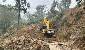 भीमदत्त राजमार्ग सुचारु भएको केहि समयमै पुनः अवरुद्ध, सञ्चानलनमा आउन कठिन