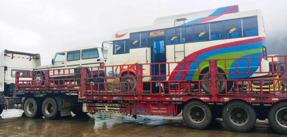सडक सञ्जालले नछोएको हुम्लामा चीनको बाटो हुँदै पहिलो पटक बस पुग्ने,