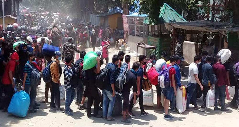 भारतमा गएका सुदुरपश्चिमेली दसैँतिहार मनाउन स्वदेश फर्किनेको धुईचों