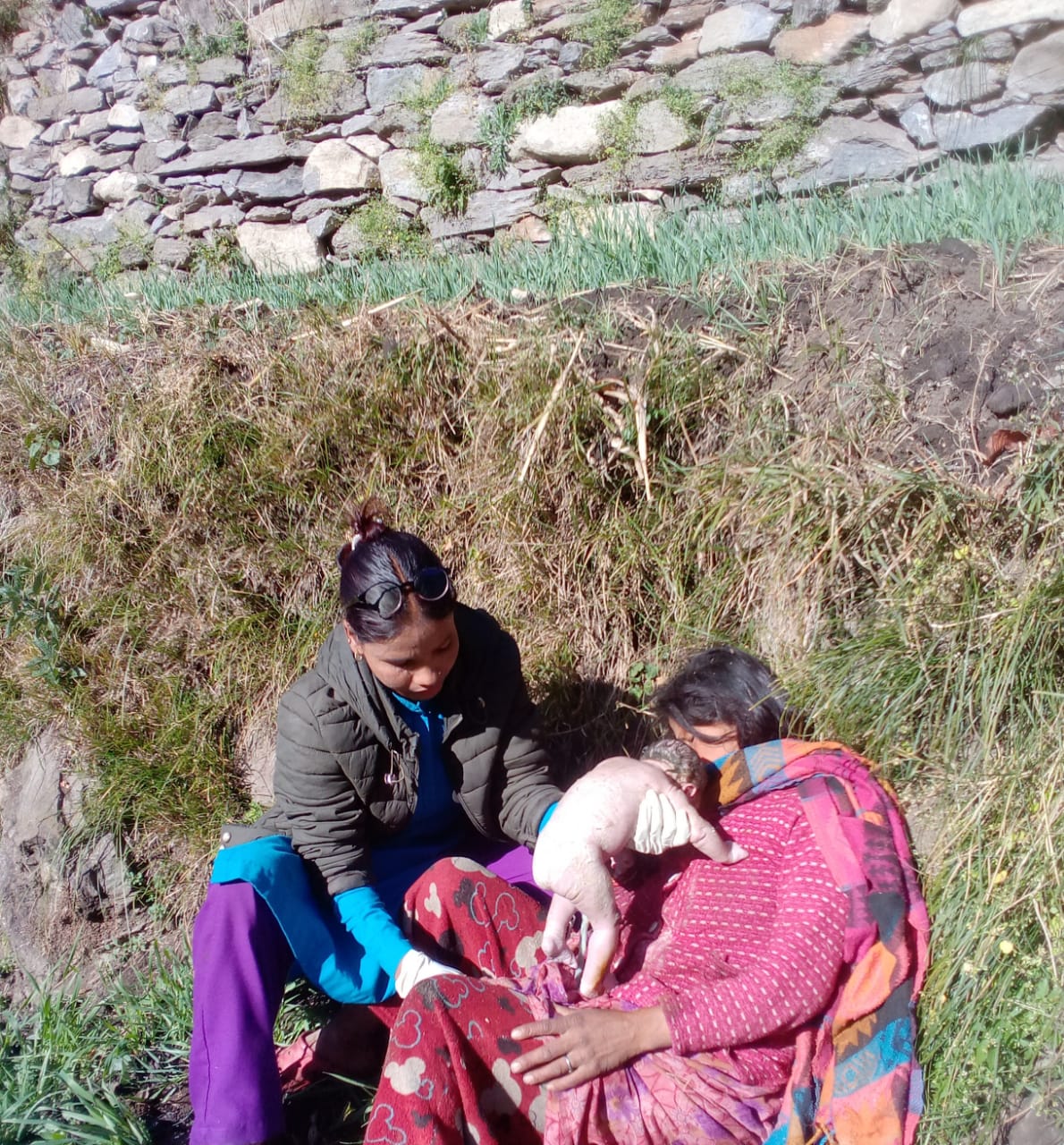 बाजुराको बुढिनन्दा नगरपालिका ४ कुरु बस्ने ३१ बर्षीय पानसराले गहुँगडामै जन्माइन छोरी