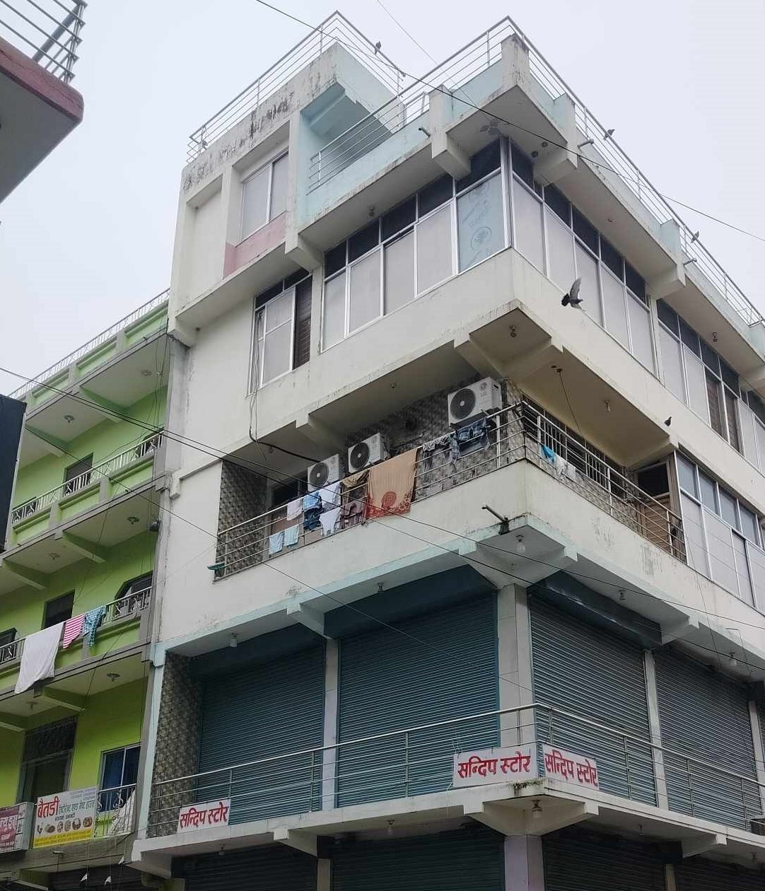 धनगढीका एक व्यापारीले  पाँच तलाबाट हाम फालेर गरे आत्महत्या