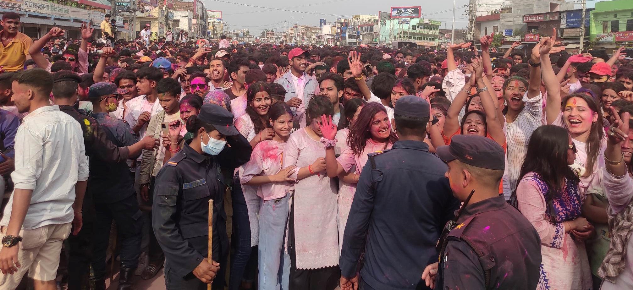 हिमाली तथा पहाडी जिल्लामा आज होली पर्व मनाईंदै