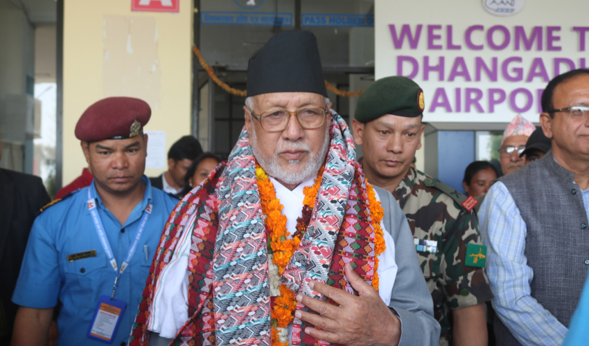 सुदूरपश्चिम प्रदेशका नव नियुक्त प्रदेश प्रमुख धनगढी आइपुगे