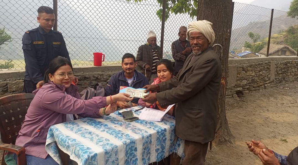 बाजुरामा सामाजिक सुरक्षा भत्ता घर घरमै
